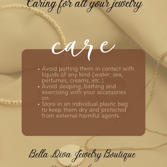 BEAUTIFUL CRYSTAL STATION BANGLE - Picture 8 of 8